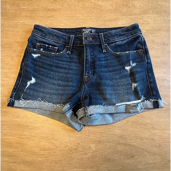 Abercrombie and Fitch low rise short - Picture 1 of 3